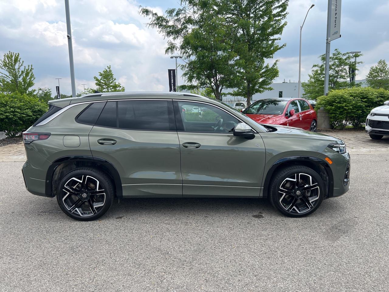 2026 Volkswagen Tiguan Highline Turbo R-Line 4MOTION Photo