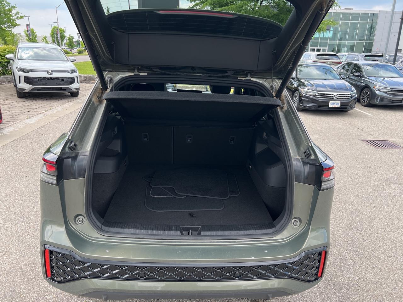 2026 Volkswagen Tiguan Highline Turbo R-Line 4MOTION Photo