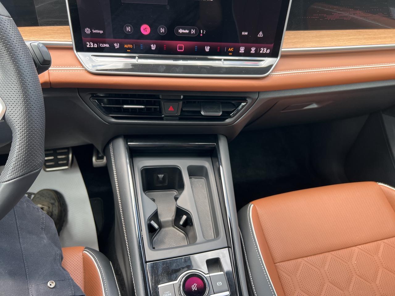 2026 Volkswagen Tiguan Highline Turbo R-Line 4MOTION Photo