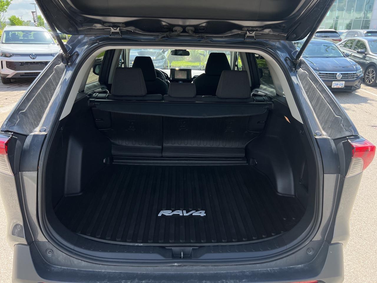 2019 Toyota RAV4 AWD LE Photo