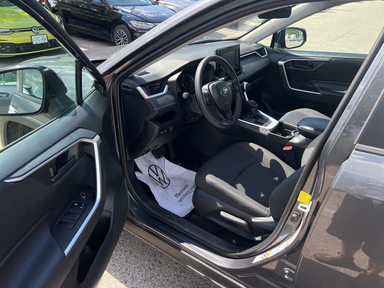 2019 Toyota RAV4 AWD LE Photo