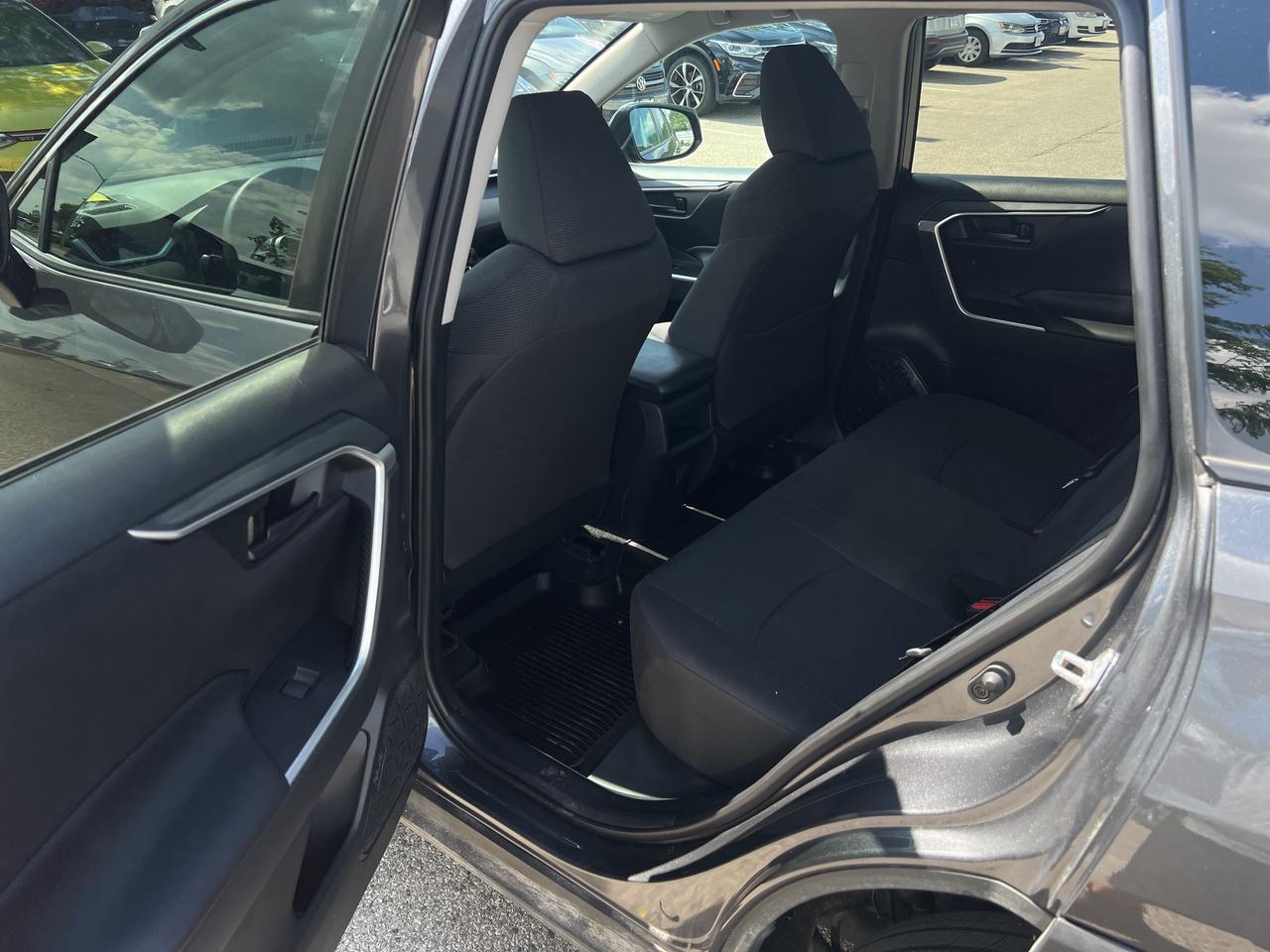 2019 Toyota RAV4 AWD LE Photo