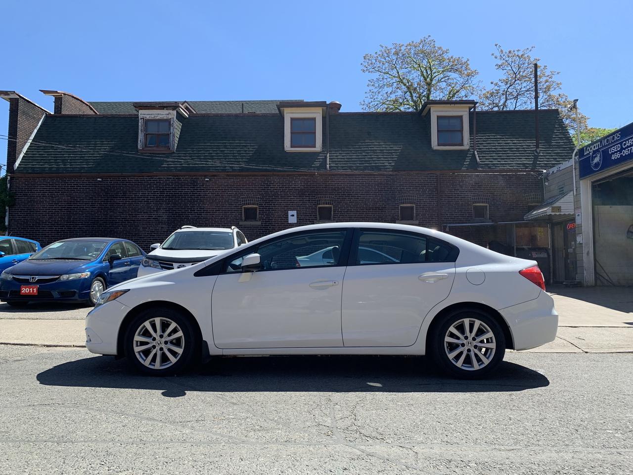 2012 Honda Civic 4dr Auto EX Photo