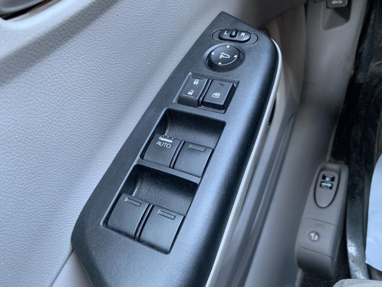 2012 Honda Civic 4dr Auto EX Photo