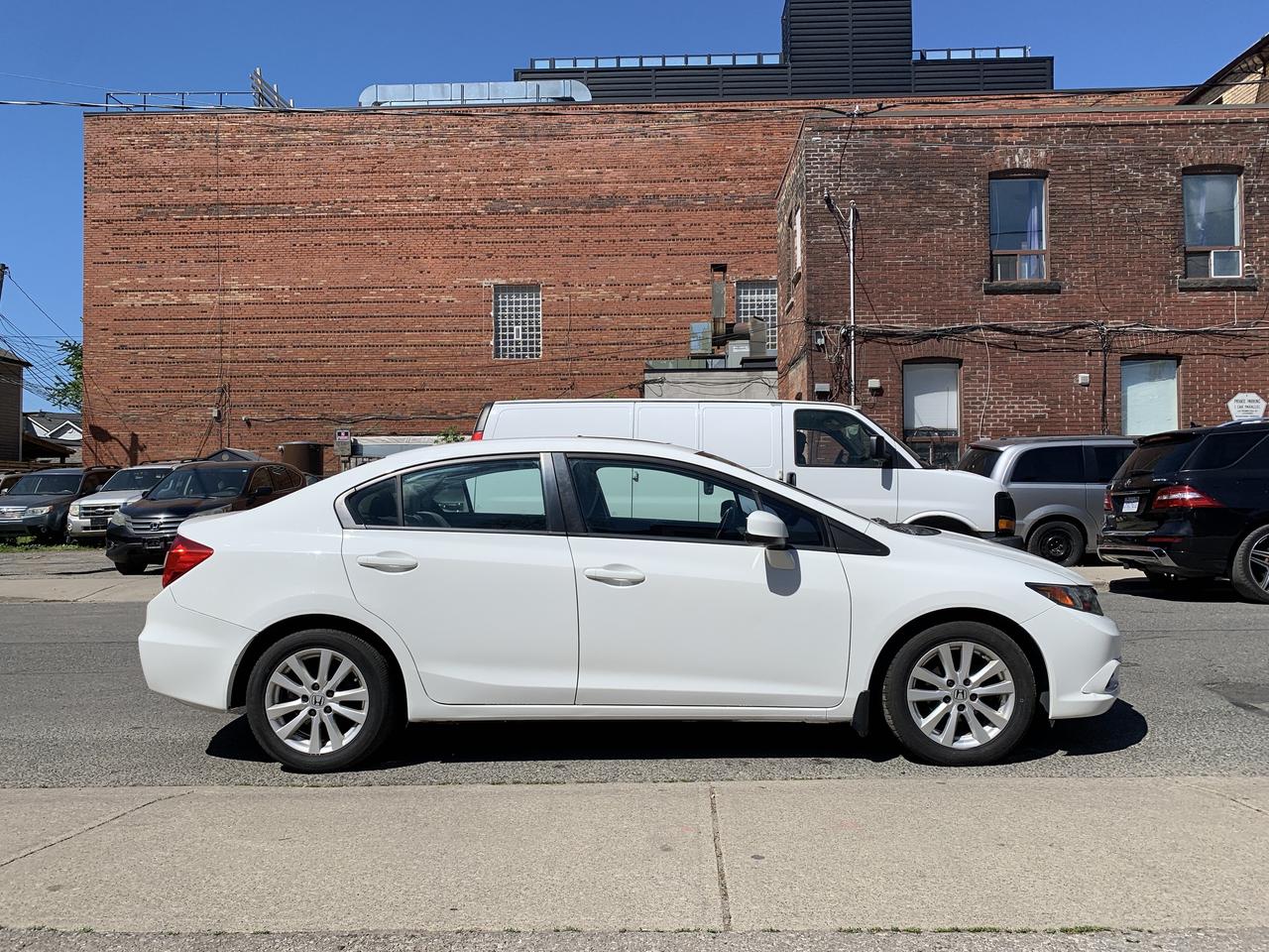 2012 Honda Civic 4dr Auto EX Photo