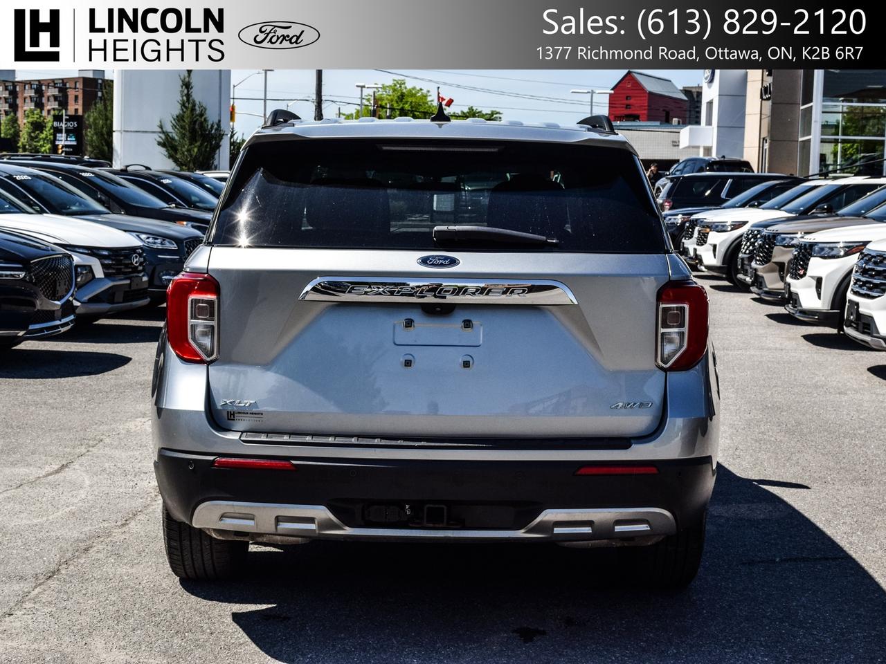 2024 Ford Explorer  Photo4