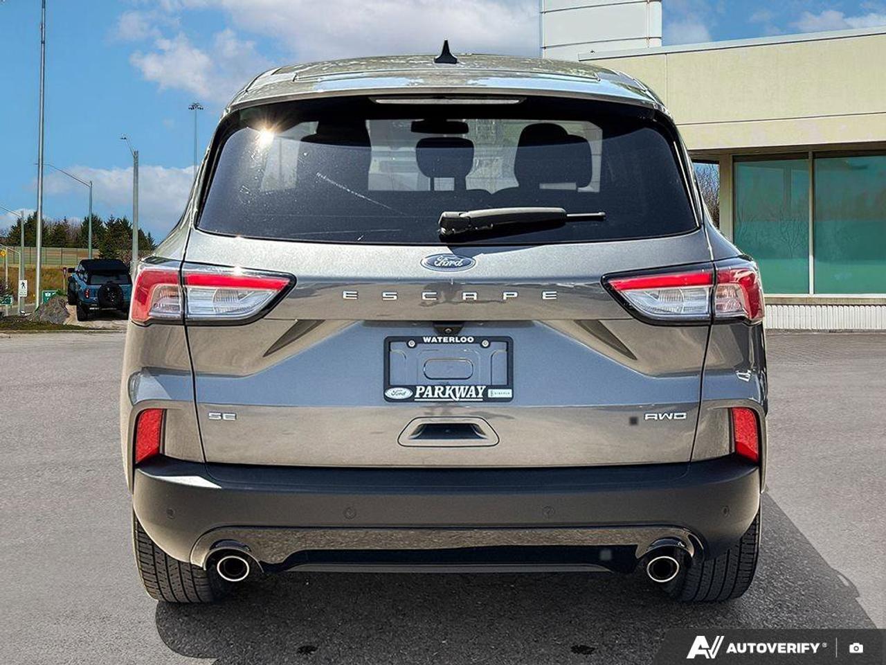 2022 Ford Escape SE   200A   COLD WEATHER PACKAGE   SE SPORT Photo