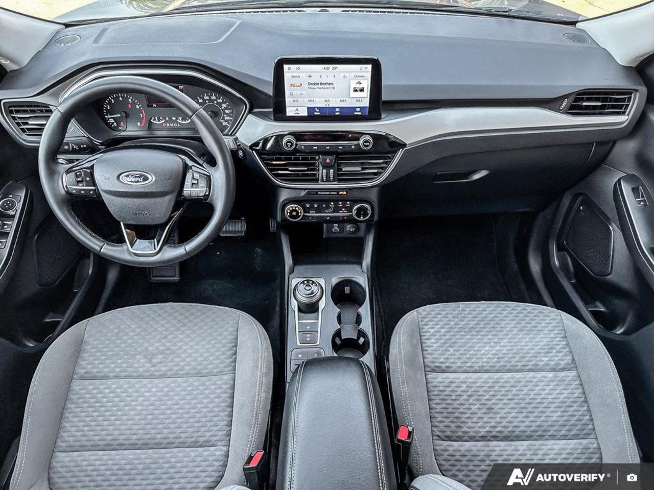 2022 Ford Escape SE   200A   COLD WEATHER PACKAGE   SE SPORT Photo