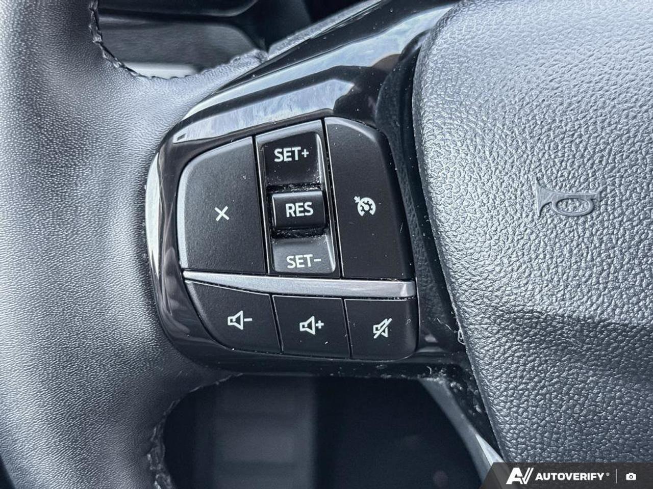 2022 Ford Escape SE   200A   COLD WEATHER PACKAGE   SE SPORT Photo