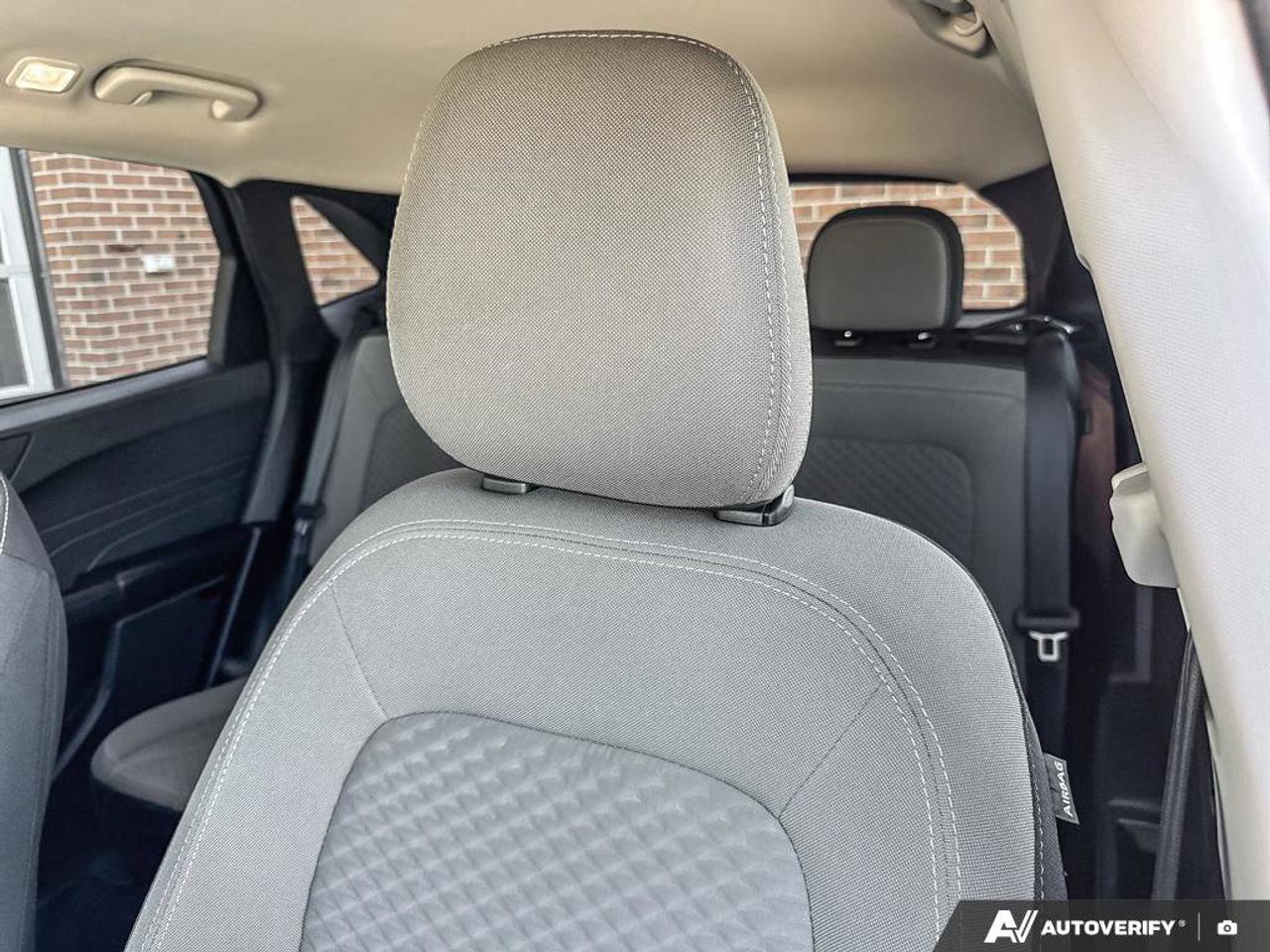 2022 Ford Escape SE   200A   COLD WEATHER PACKAGE   SE SPORT Photo