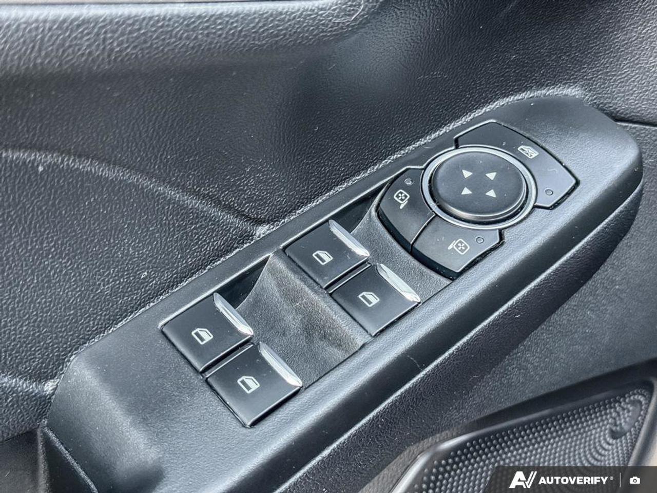 2022 Ford Escape SE   200A   COLD WEATHER PACKAGE   SE SPORT Photo