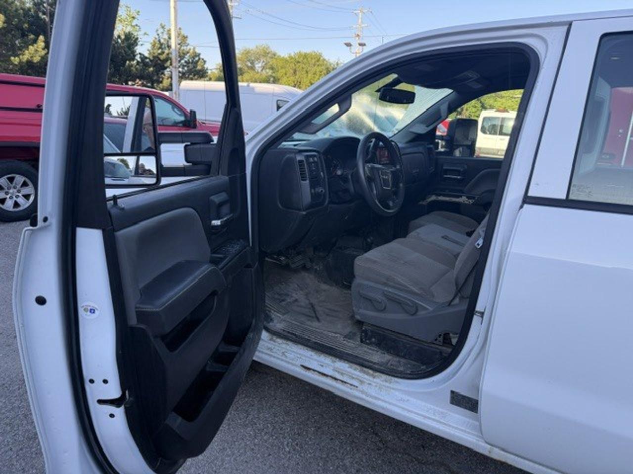 2015 GMC SIERRA 2500HD 4WD Double Cab 158.1  WT Photo