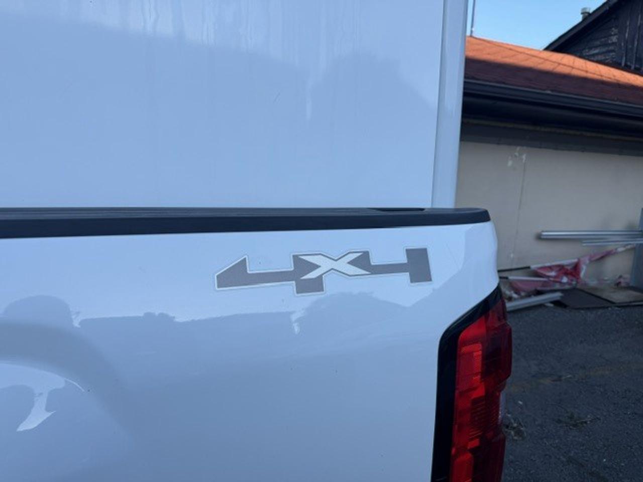 2015 GMC SIERRA 2500HD 4WD Double Cab 158.1  WT Photo