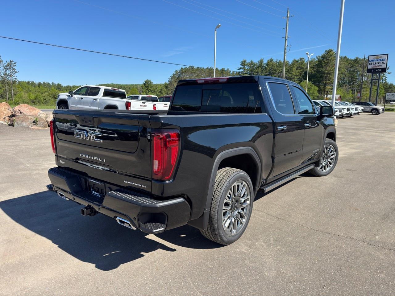 2026 GMC Sierra 1500 Crew Cab Short Box 4-Wheel Drive Denali Ultimate Photo