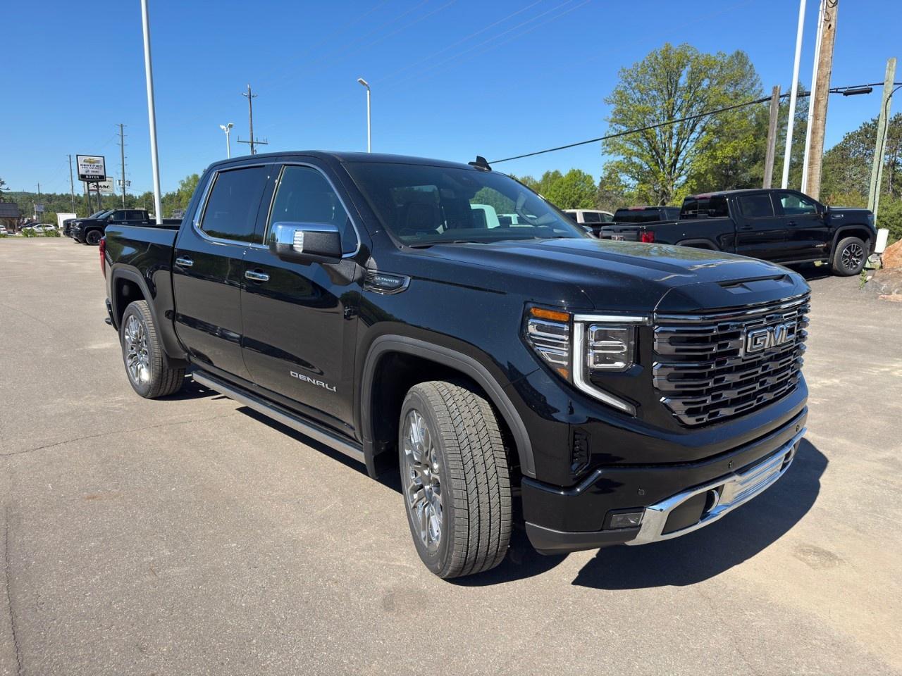 2026 GMC Sierra 1500 Crew Cab Short Box 4-Wheel Drive Denali Ultimate Photo2