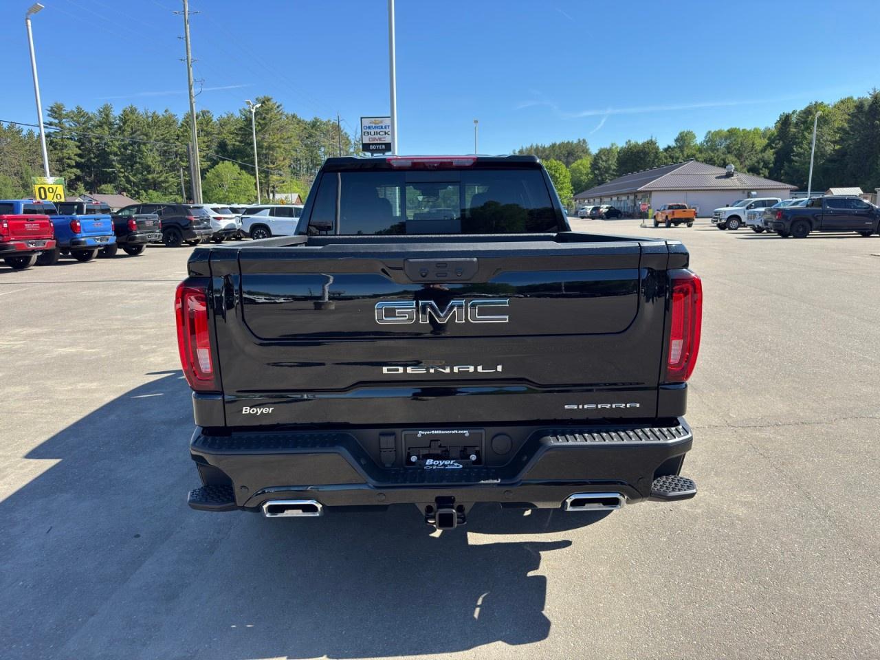 2026 GMC Sierra 1500 Crew Cab Short Box 4-Wheel Drive Denali Ultimate Photo