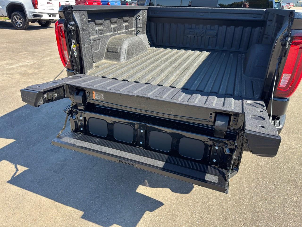 2026 GMC Sierra 1500 Crew Cab Short Box 4-Wheel Drive Denali Ultimate Photo