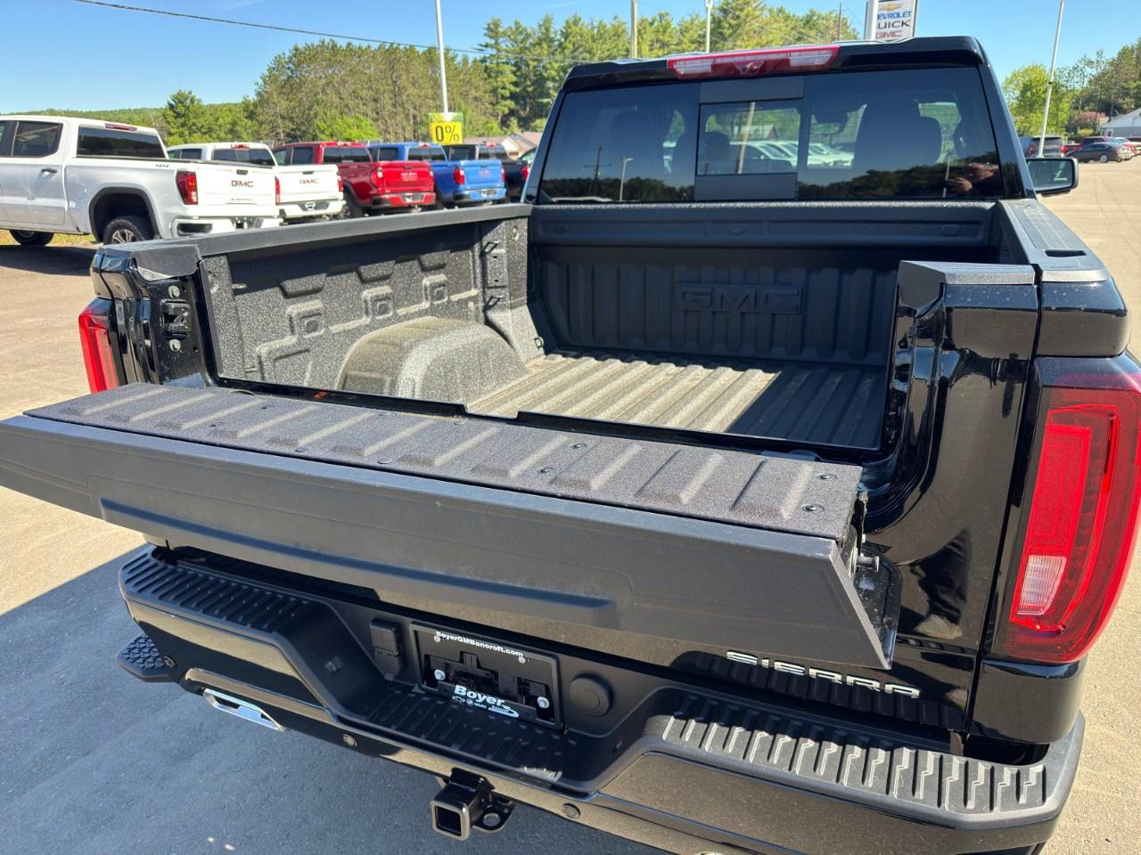 2026 GMC Sierra 1500 Crew Cab Short Box 4-Wheel Drive Denali Ultimate Photo