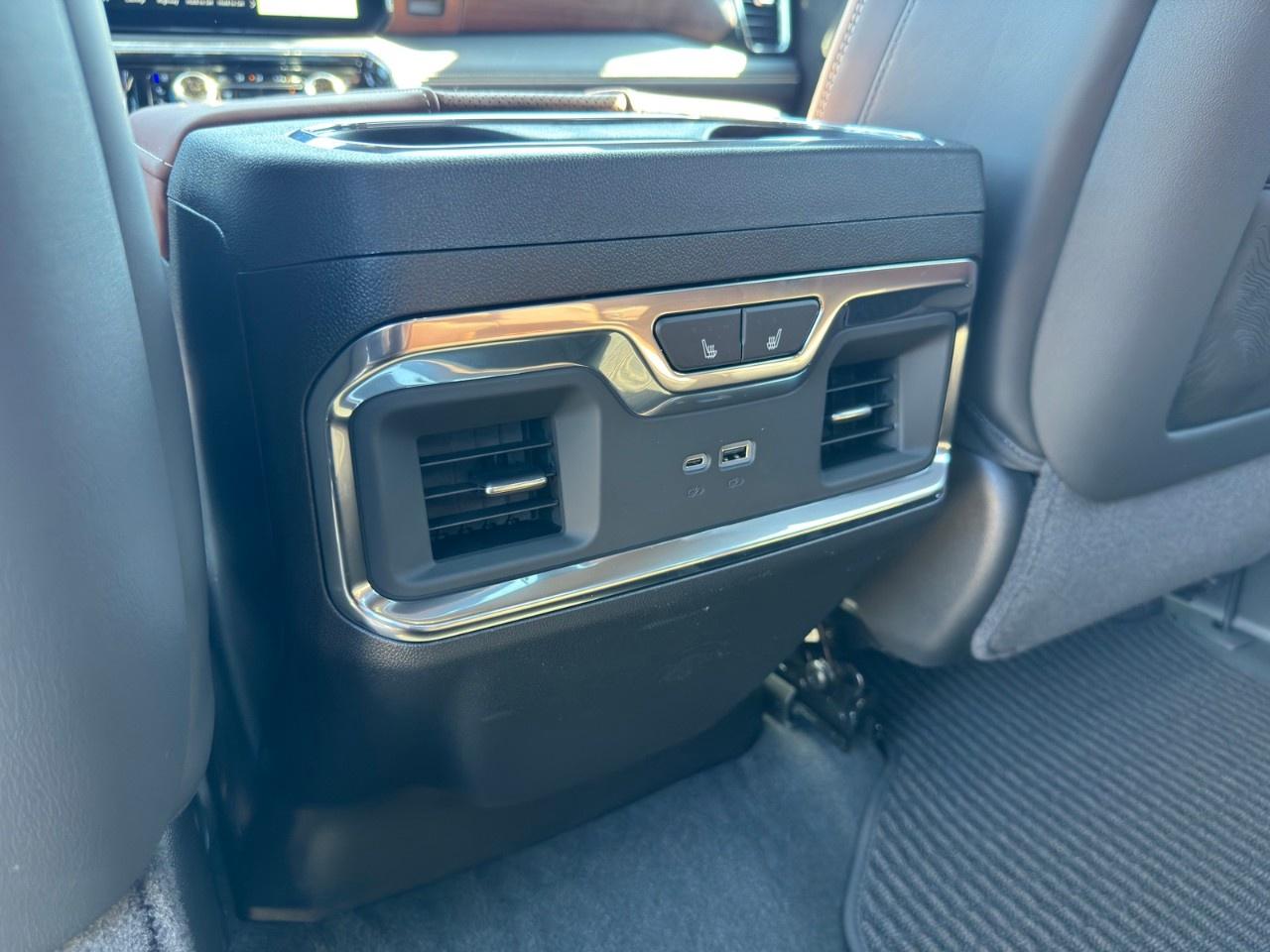 2026 GMC Sierra 1500 Crew Cab Short Box 4-Wheel Drive Denali Ultimate Photo