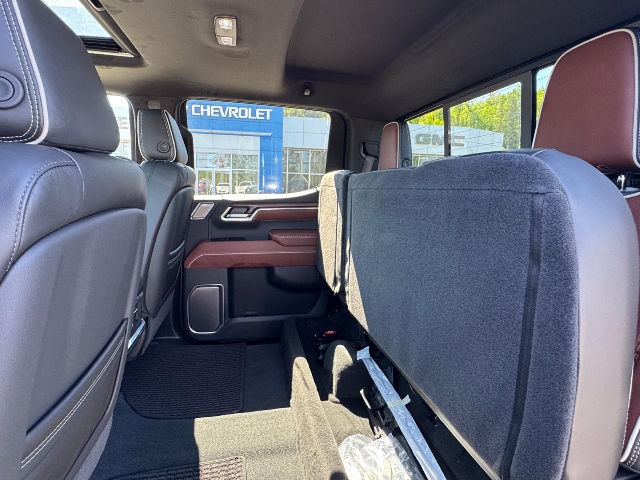 2026 GMC Sierra 1500 Crew Cab Short Box 4-Wheel Drive Denali Ultimate Photo