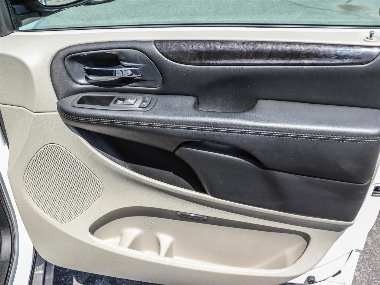 2016 Dodge Grand Caravan SE/SXT Passenger Van Photo