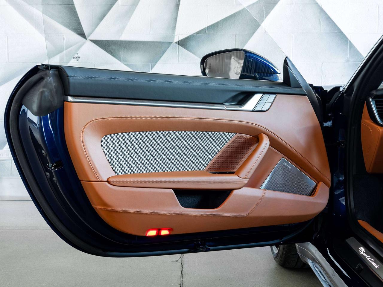 2023 Porsche 911 Sport Classic Photo