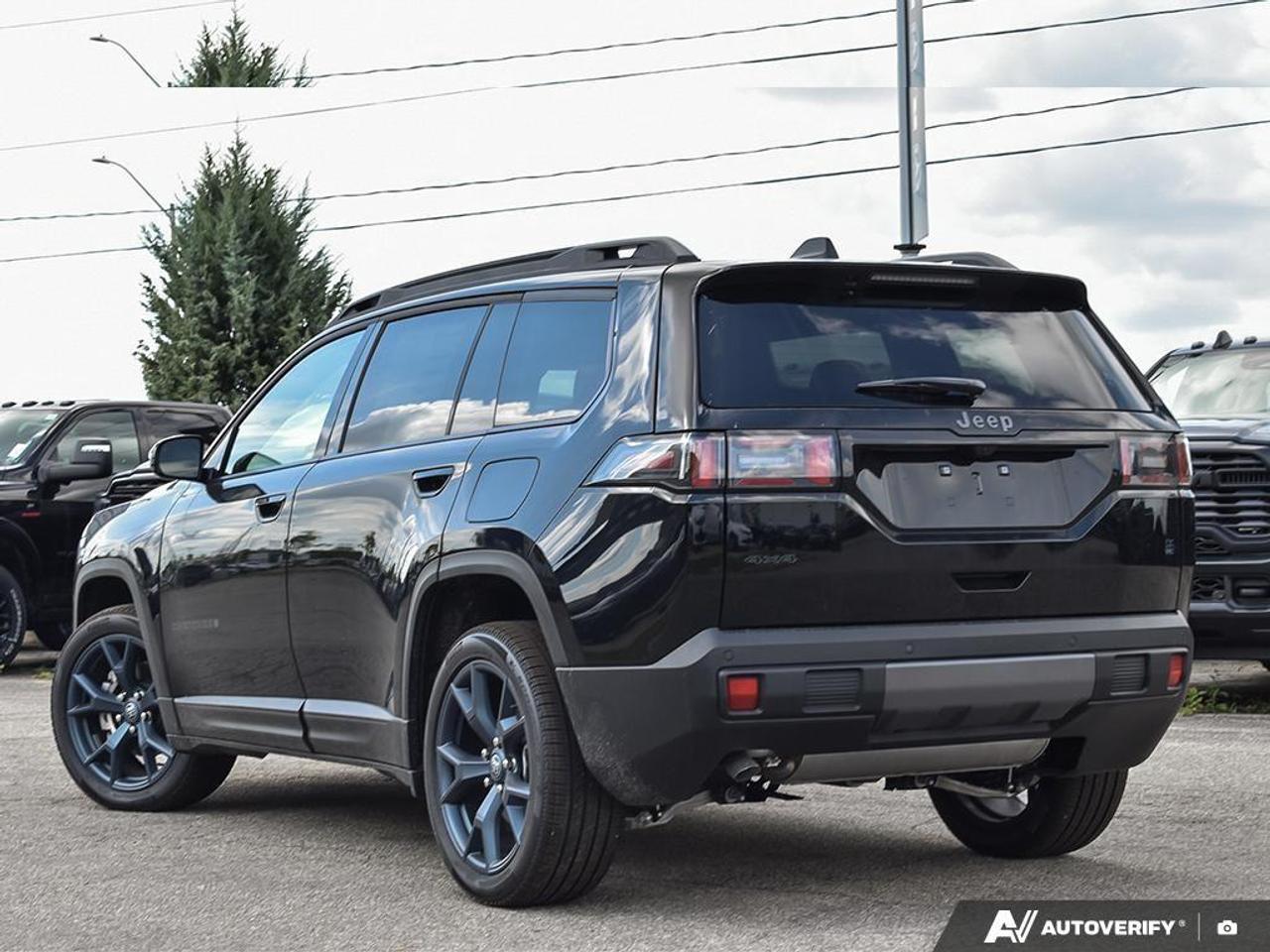 2026 Jeep Cherokee Laredo/Limited 4dr 4x4 Photo