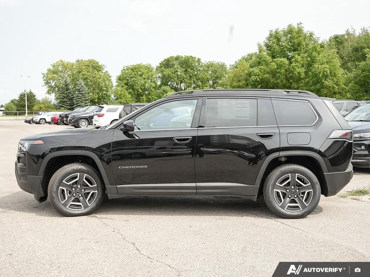 2026 Jeep Cherokee Laredo/Limited 4dr 4x4 Photo