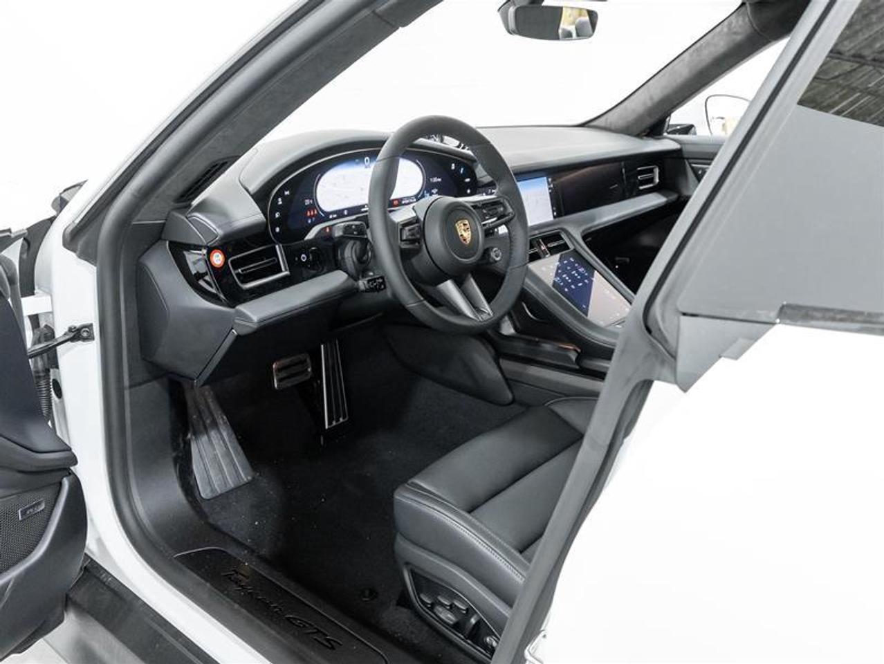 2025 Porsche Taycan  Photo