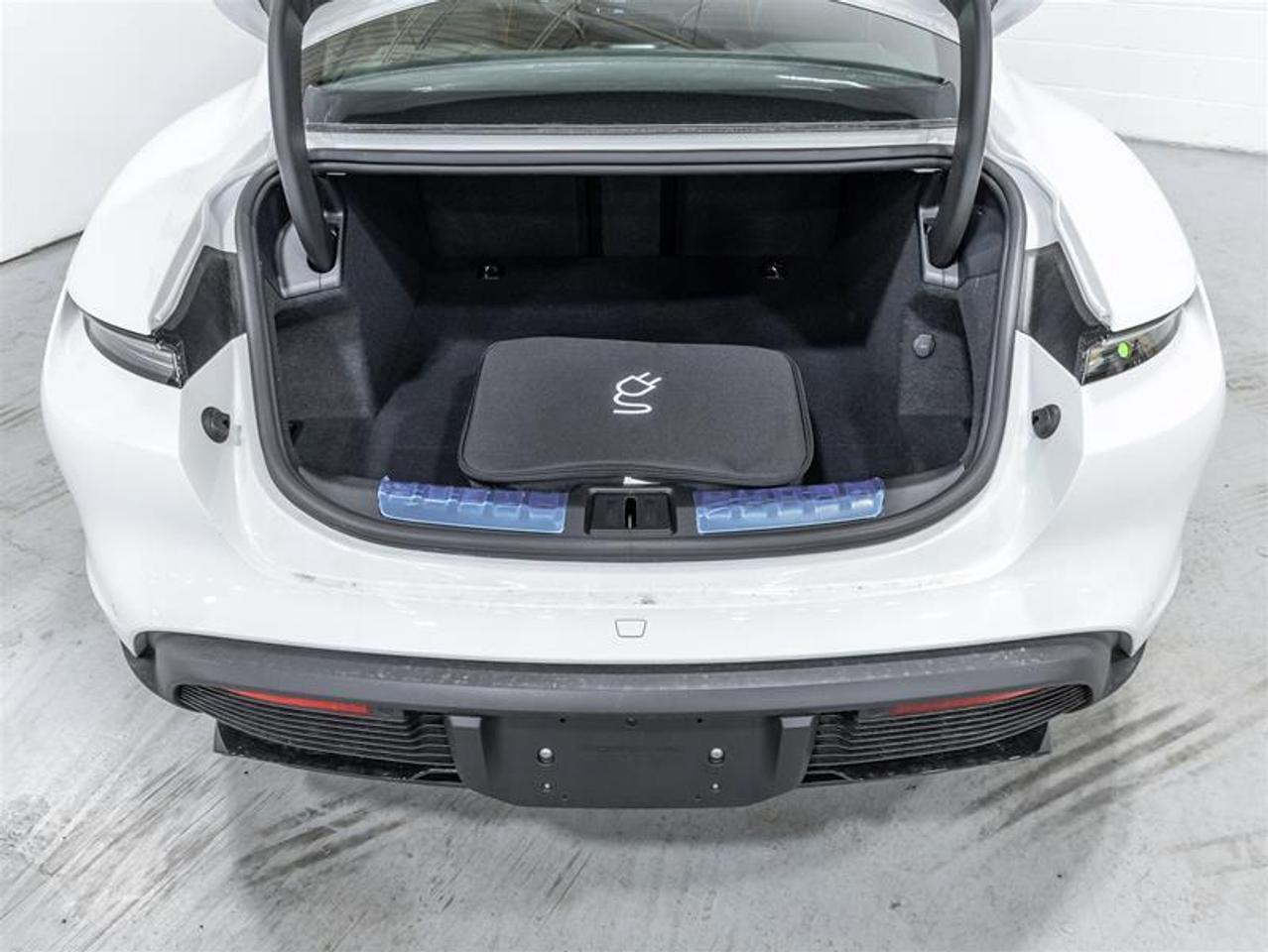 2025 Porsche Taycan  Photo