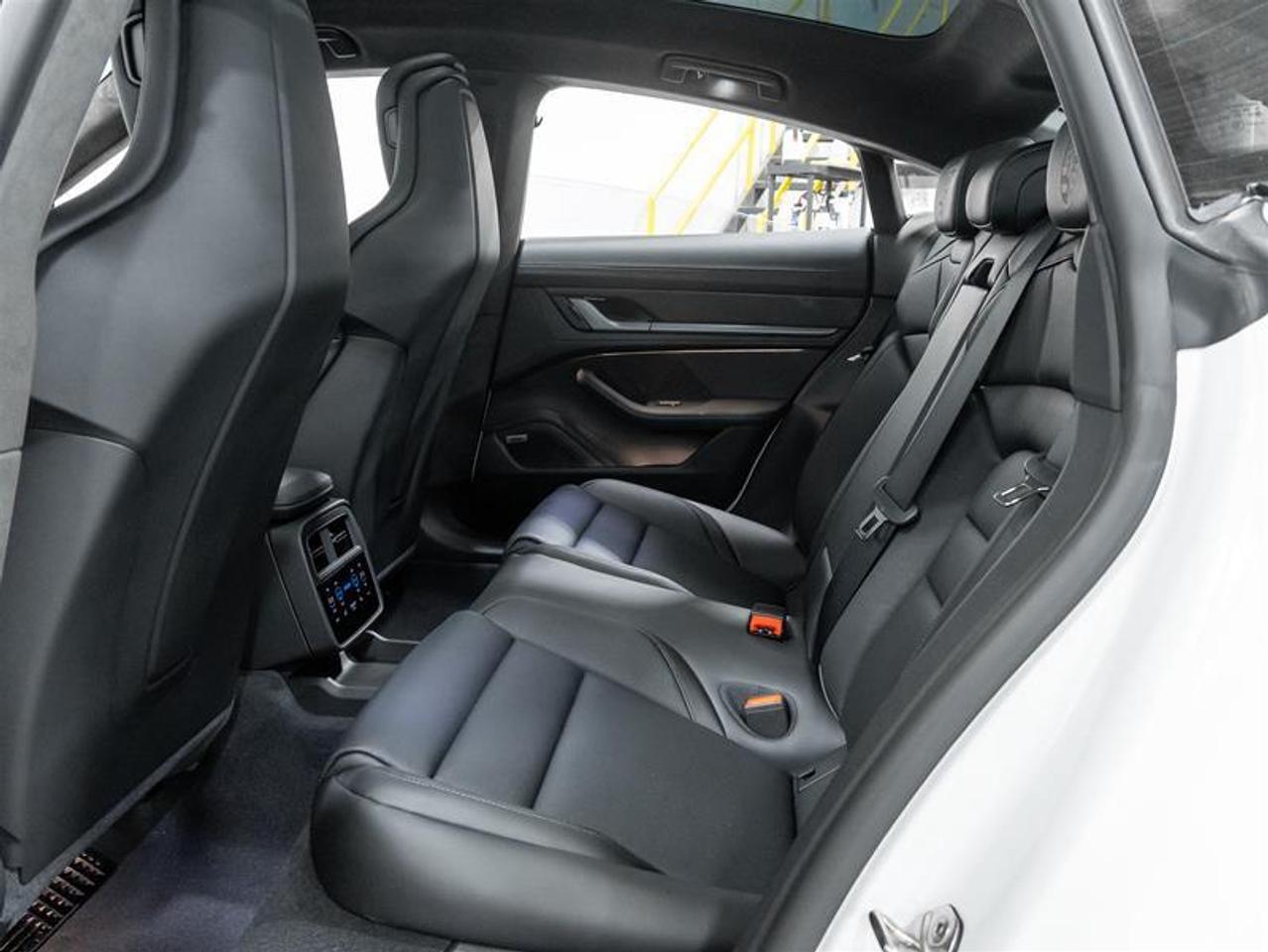 2025 Porsche Taycan  Photo