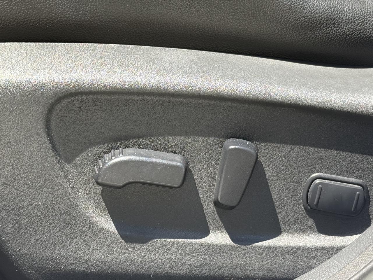 2019 Nissan Rogue SL l AWD l 2.5L l 4Cyl l Gas l Auto l 360 Cam Photo