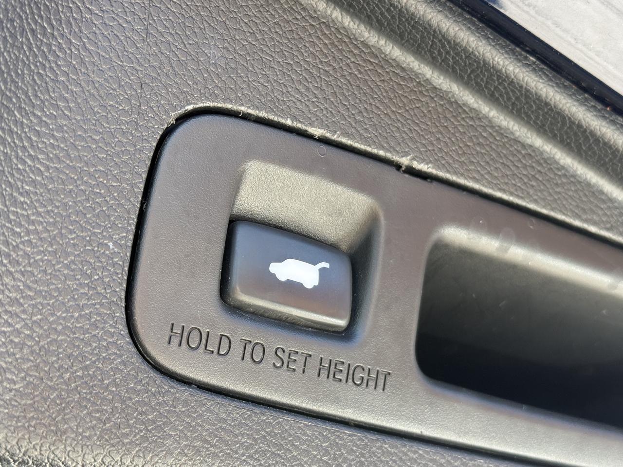 2019 Honda CR-V Touring l AWD l 1.5L l 4Cyl l Auto l Eco Vehicle Photo
