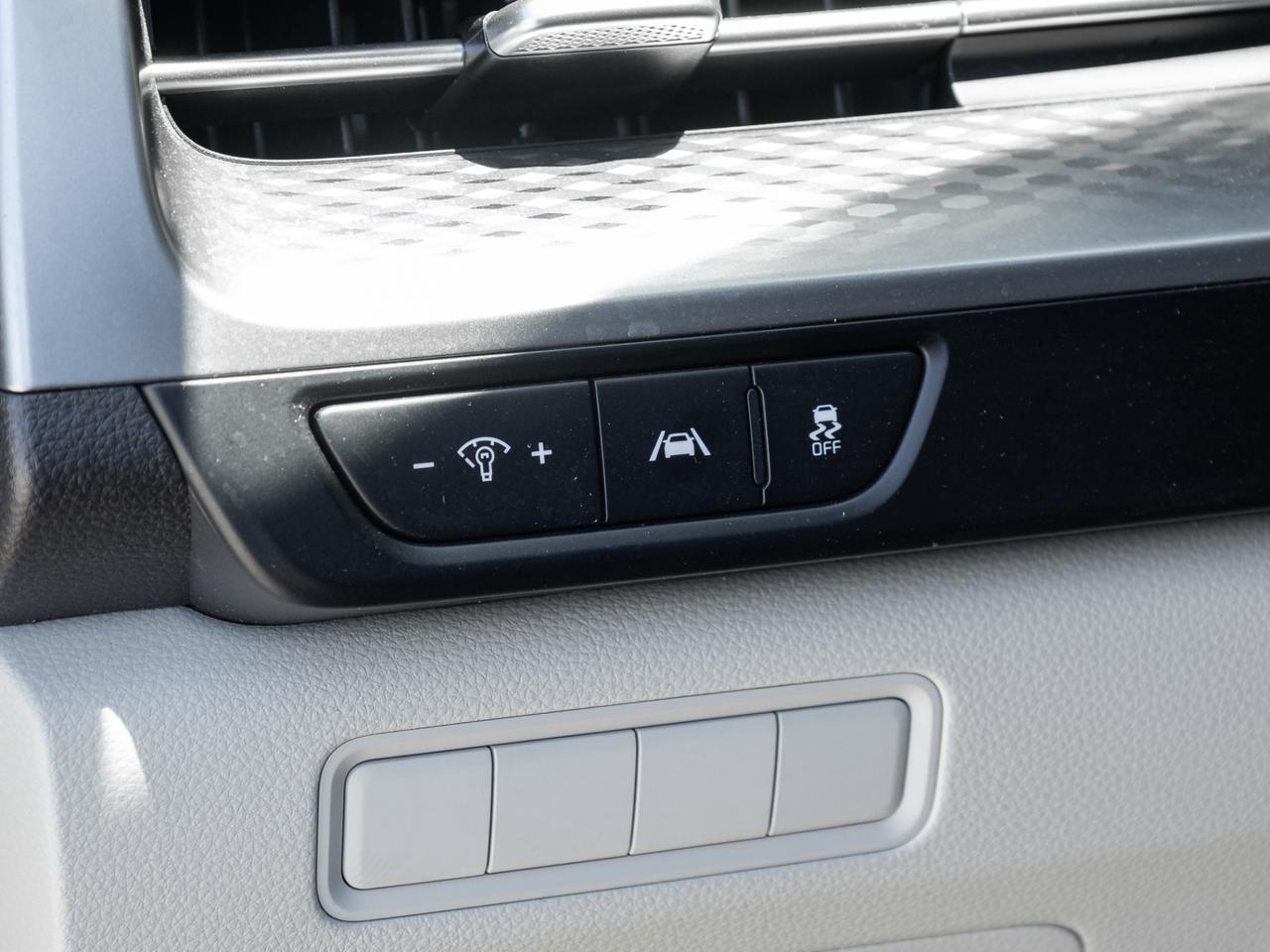2024 Kia Carnival LX FWD, Camera Photo