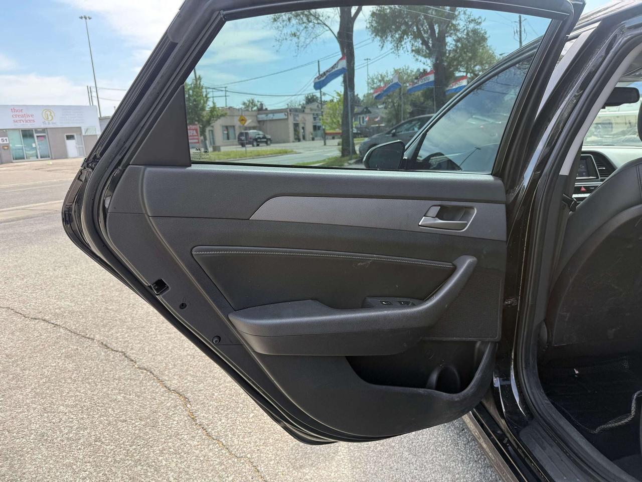 2019 Hyundai Sonata Preferred l FWD l CarPlay l FWD l 2.5L l 4Cyl Photo