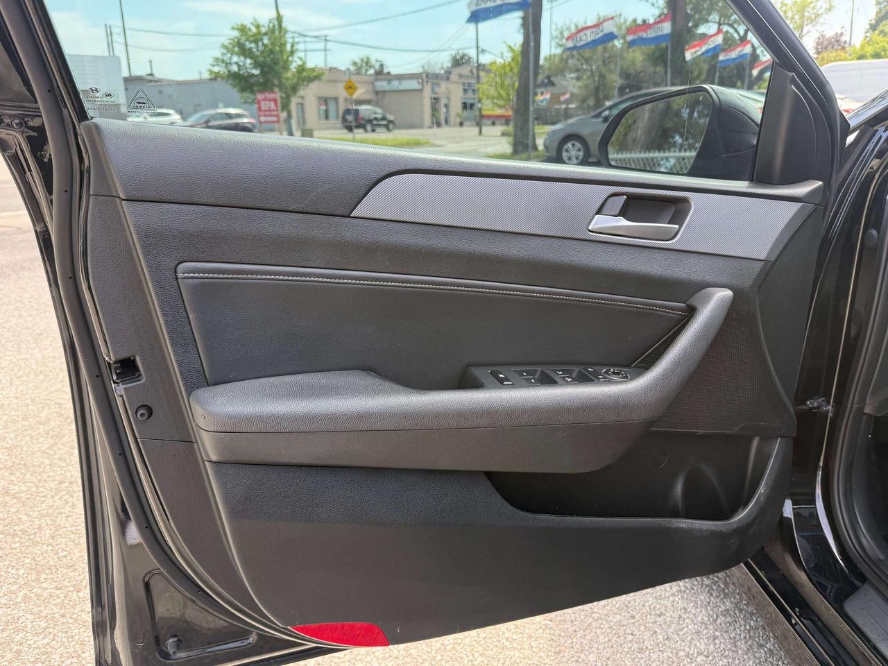 2019 Hyundai Sonata Preferred l FWD l CarPlay l FWD l 2.5L l 4Cyl Photo