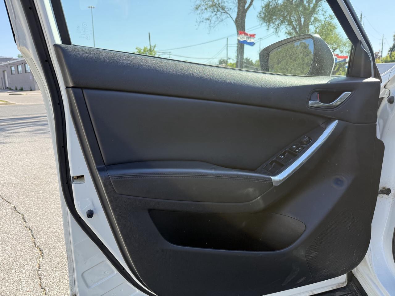 2016 Mazda CX-5 GS l AWD l Auto l 2.5L l 4Cyl l Sunroof Photo