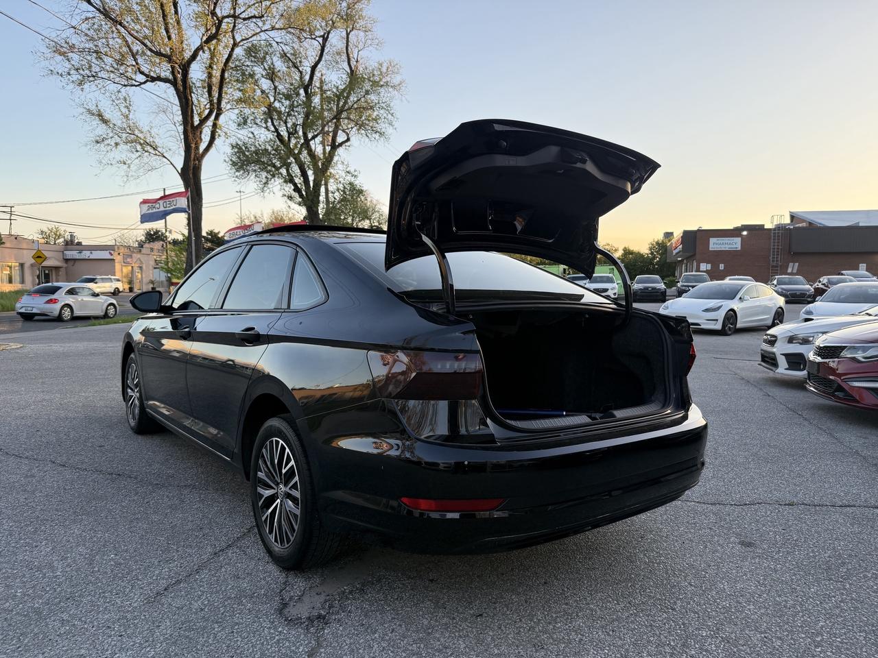 2021 Volkswagen Jetta Highline l 1.4L l 4Cyl l Carplay l FWD l Auto Photo