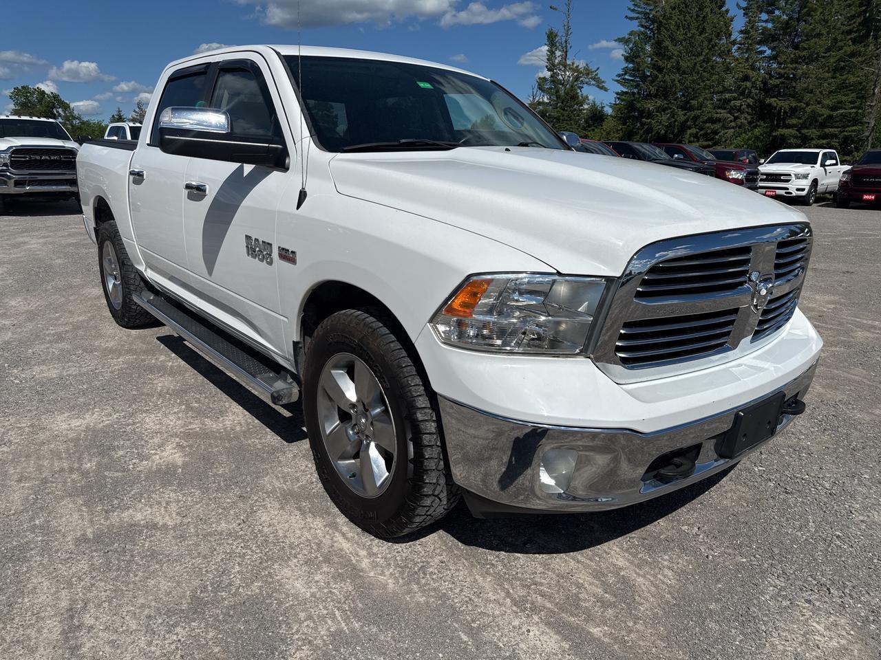 2016 RAM 1500 Big Horn - tow pkg - sunroof Photo