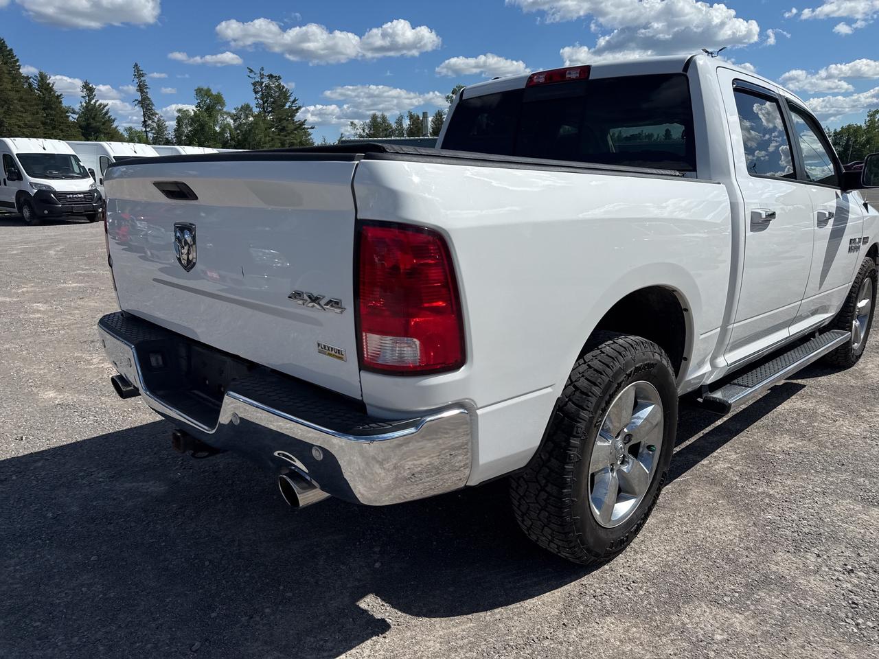 2016 RAM 1500 Big Horn - tow pkg - sunroof Photo