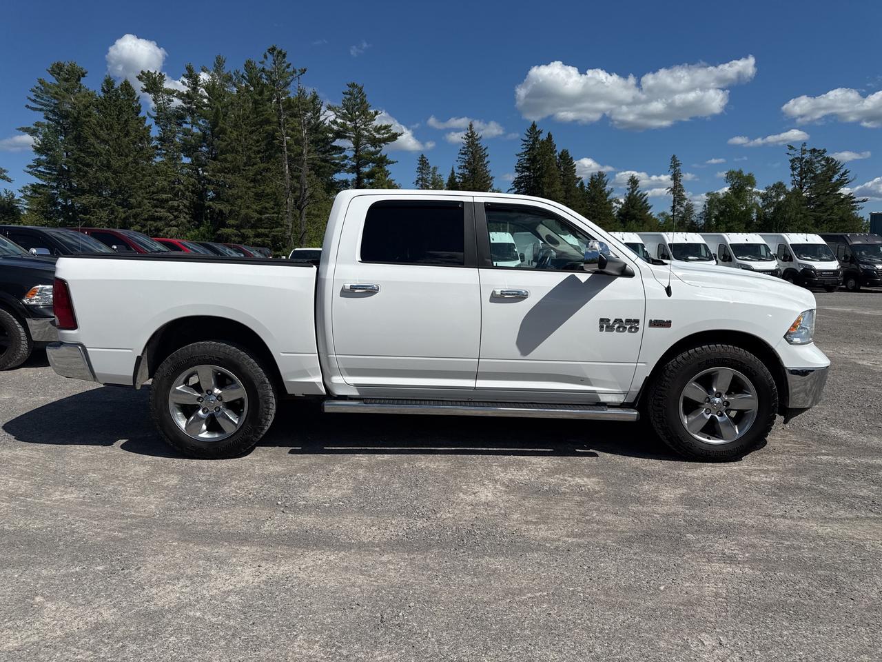 2016 RAM 1500 Big Horn - tow pkg - sunroof Photo