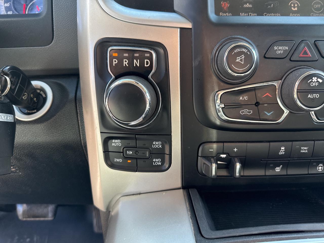 2016 RAM 1500 Big Horn - tow pkg - sunroof Photo