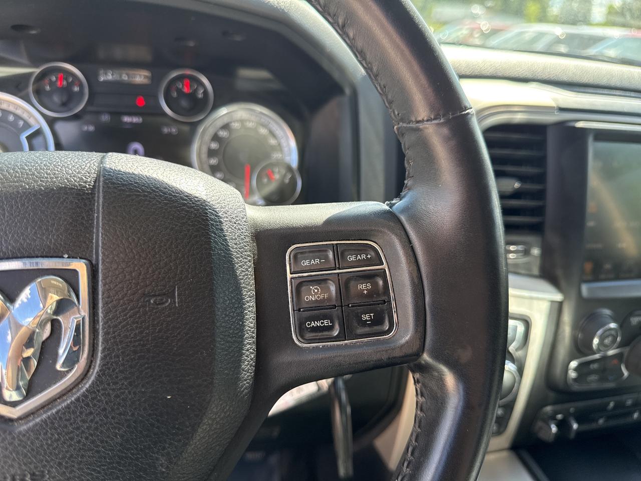 2016 RAM 1500 Big Horn - tow pkg - sunroof Photo