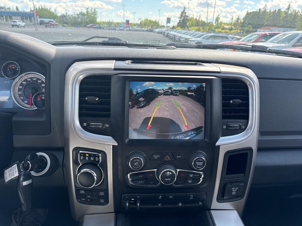 2016 RAM 1500 Big Horn - tow pkg - sunroof Photo