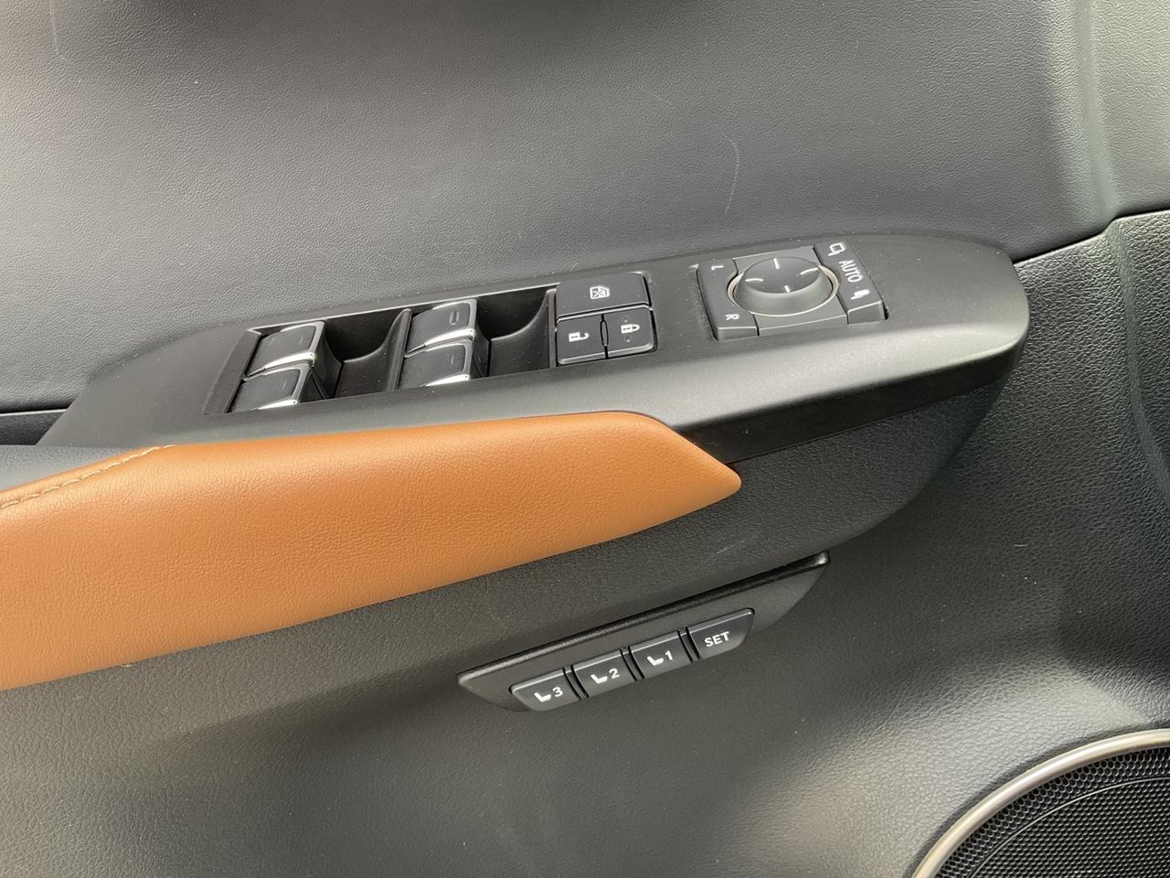 2019 Lexus NX NX 300 Premium AWD - LEATHER! NAV! BACK-UP CAM! BS Photo