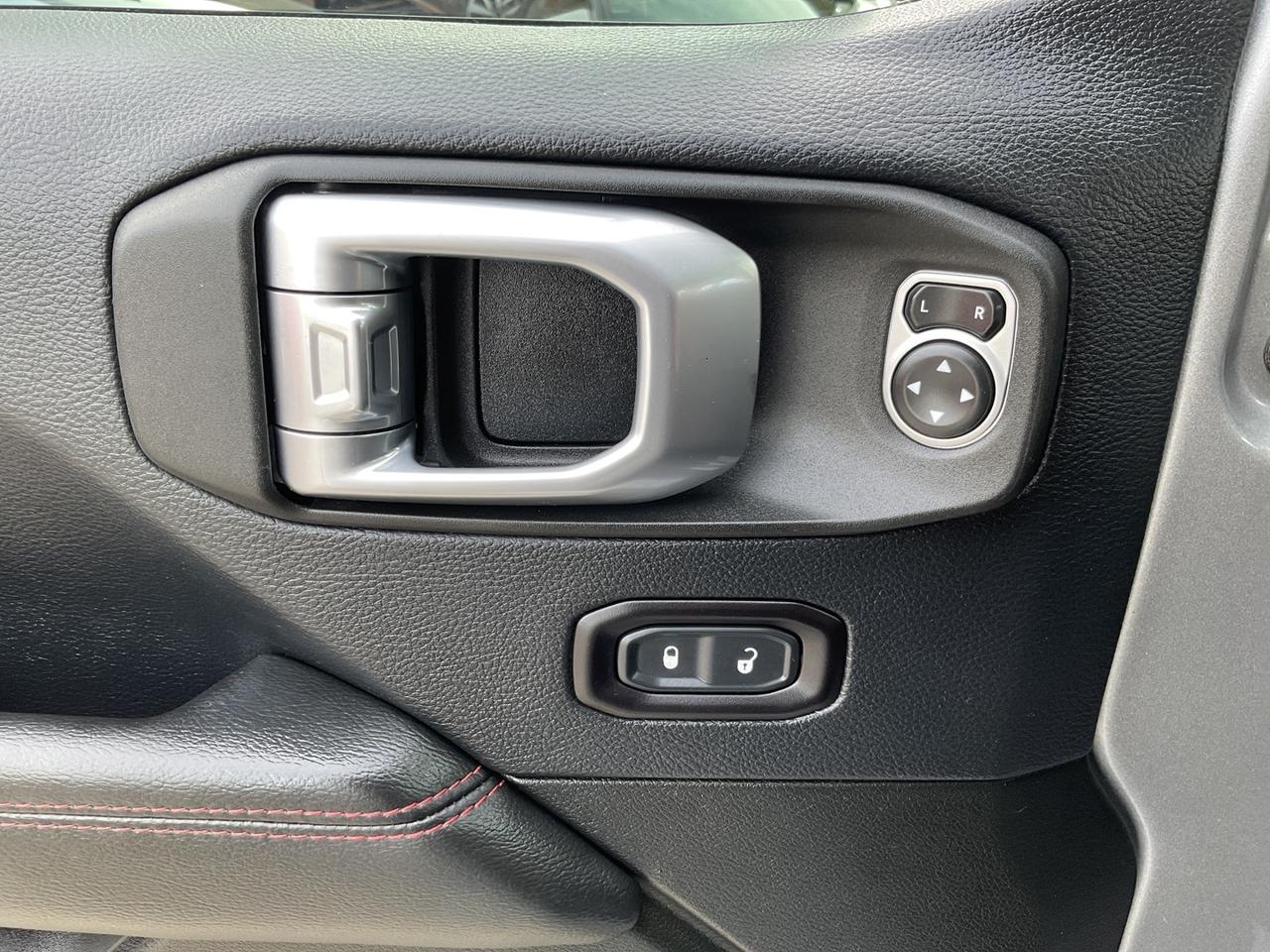 2018 Jeep WRANGLER UNLIMITED Rubicon - LEATHER! NAV! BACK-UP CAM! BSM! Photo