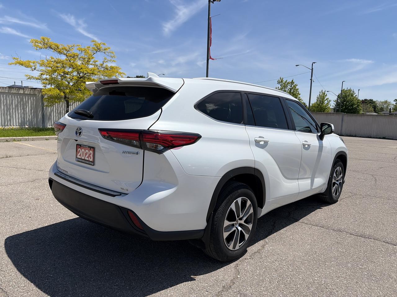 2023 Toyota Highlander XLE Photo