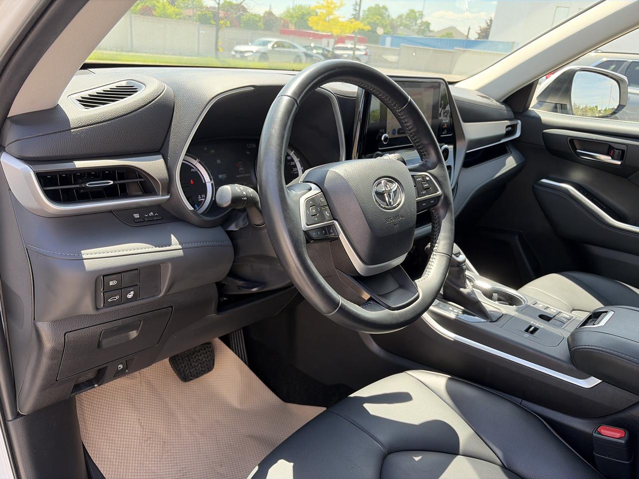 2023 Toyota Highlander XLE Photo