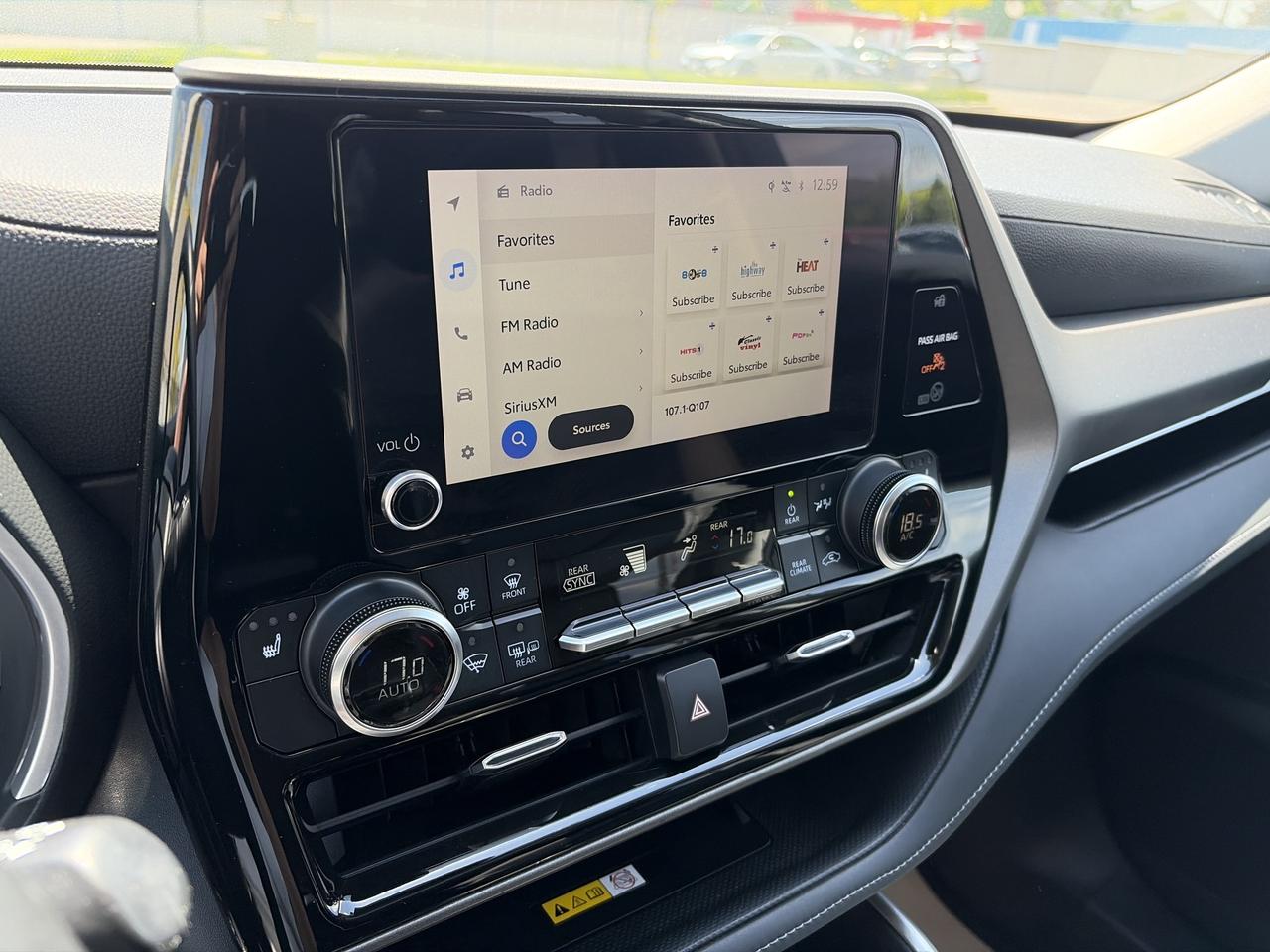 2023 Toyota Highlander XLE Photo