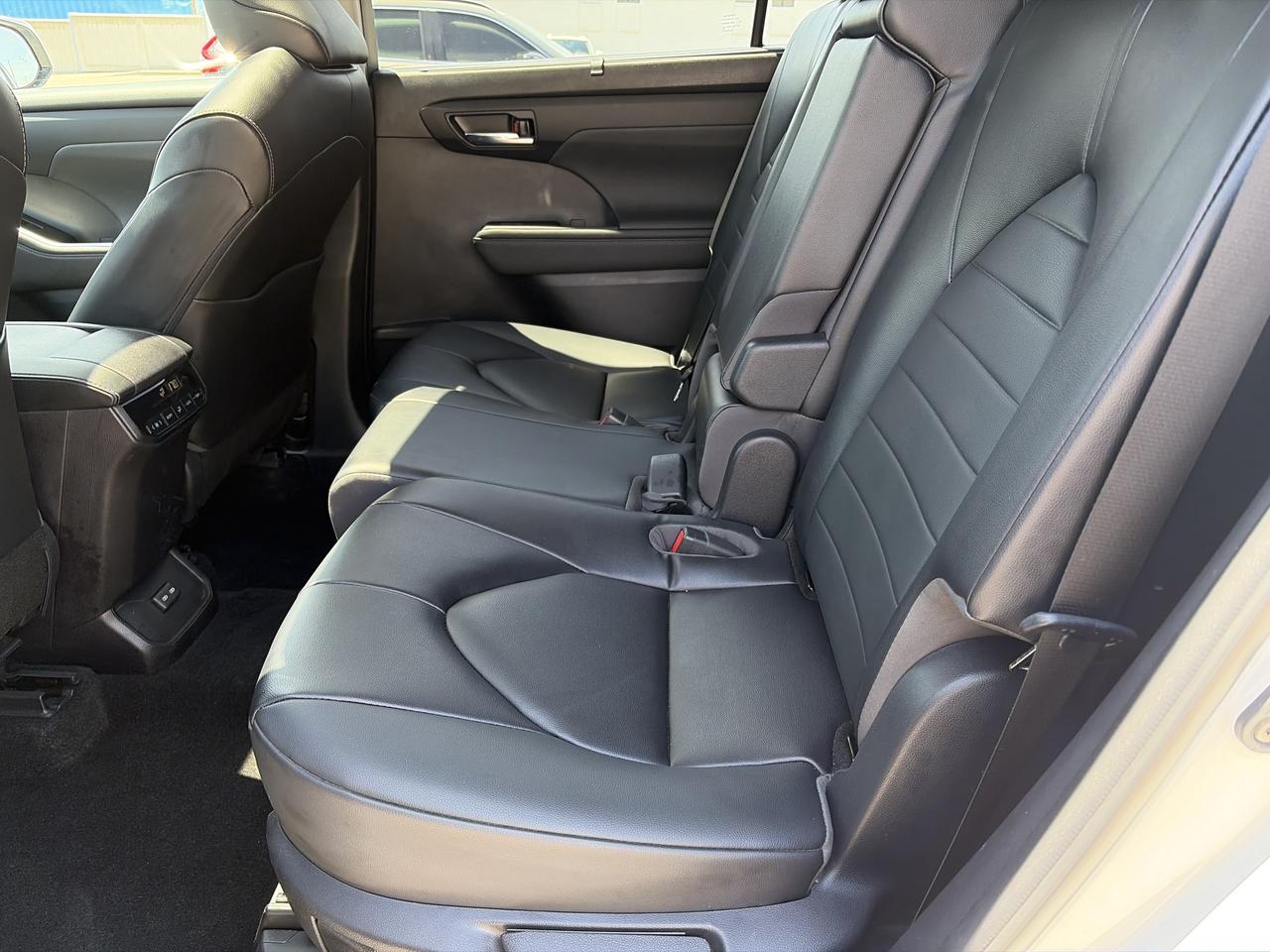 2023 Toyota Highlander XLE Photo
